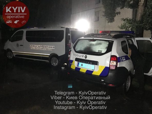 У Києві безхатьки викинули дитину на смітник. ФОТО