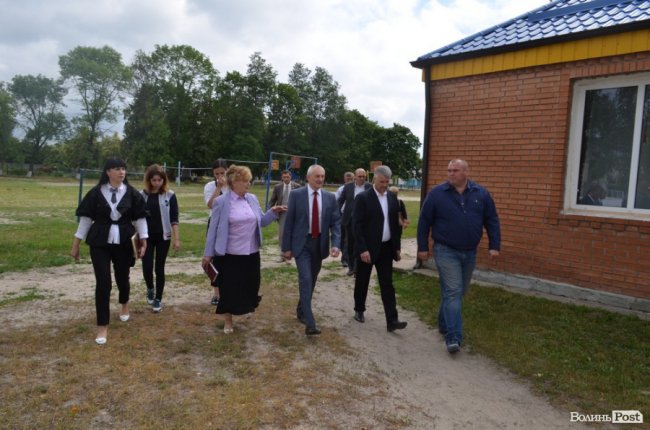 Добудуйте нашу школу: у районі на Волині навчальні заклади переповнені учнями