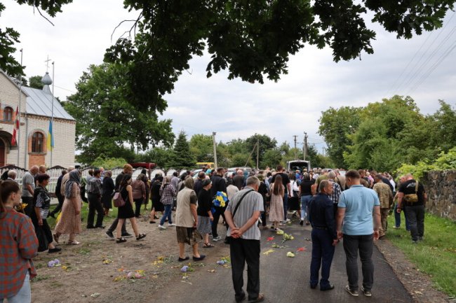 У Луцькій громаді попрощалися з Героєм Олександром Козинцем