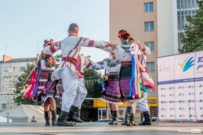 Як колоритні іноземці фестивалили у центрі Луцька. ФОТО
