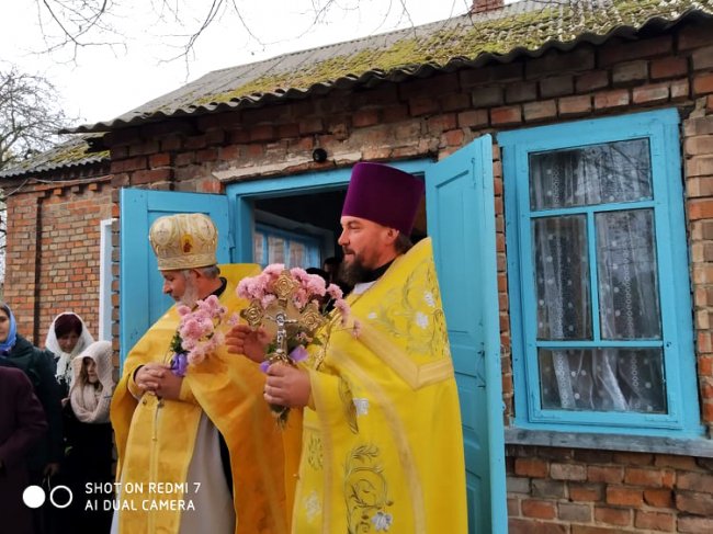 У селі на Волині прихильники УПЦ (МП) молилися у «храмовій хатинці». ФОТО