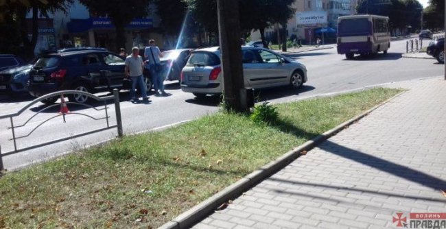 У Луцьку не розминулися два легковики