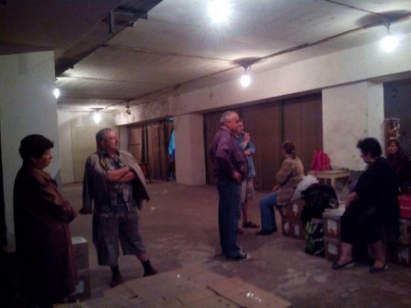 У Слов'янську люди живуть в бомбосховищах. ФОТО. ВІДЕО