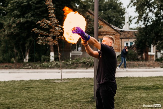 Розкриття таємниці, подарунки та KADNAY «на десерт»: як на «Супернові» веселилися «добрі сусіди». ФОТОРЕПОРТАЖ*