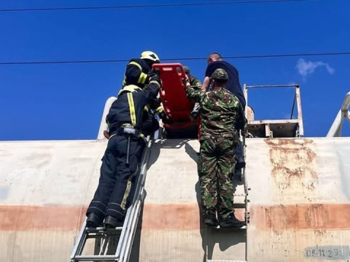 Хотів повторити TikTok-тренд на даху потяга: у Львові борються за життя підлітка з Волині