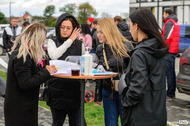 Яскраво, весело і смачно: на «Юпітері» відсвяткували День доброго сусіда. ФОТОРЕПОРТАЖ*