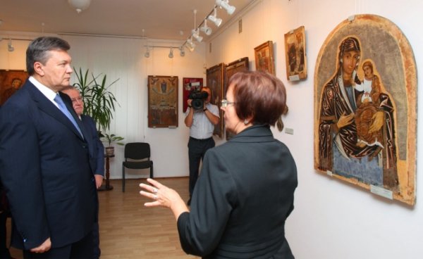 Як Януковичу в Луцьку екскурсію робили. ФОТО