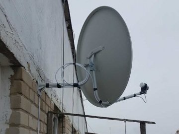 Луцькі ділки незаконно заробляли на платних телеканалах