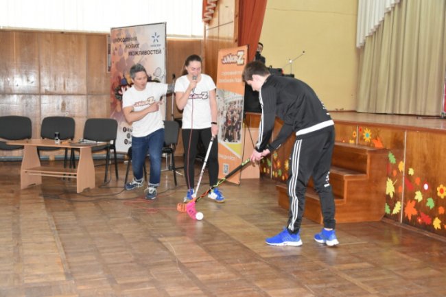 Телеведучий Олександр Педан влаштував тренінг для луцьких вчителів. ФОТО