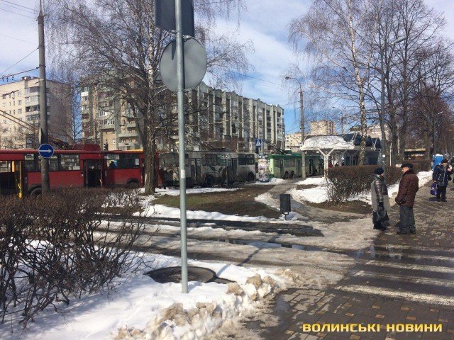 У Луцьку – величезний затор через аварію. ФОТО