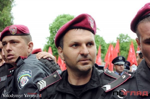 У Тернополі в День Перемоги «скрутили» свободівців. ФОТО. ВІДЕО