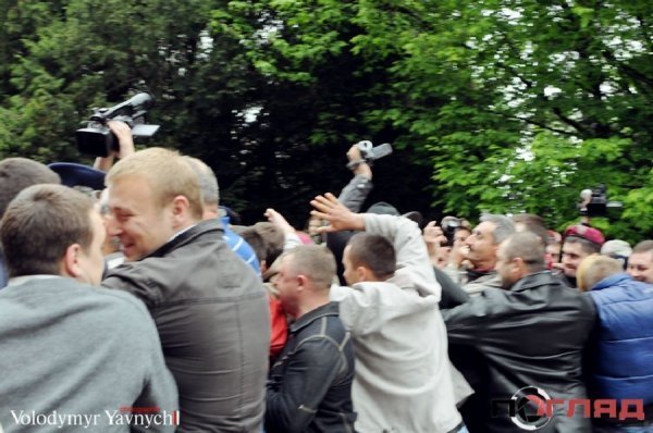 У Тернополі в День Перемоги «скрутили» свободівців. ФОТО. ВІДЕО