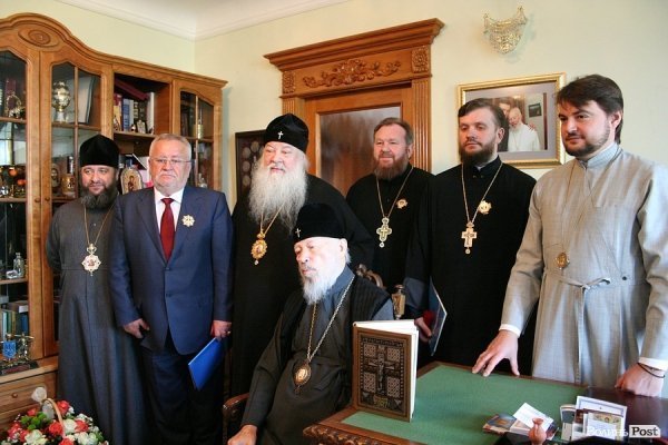 Губернатор Волині отримав орден від митрополита Володимира. ФОТО