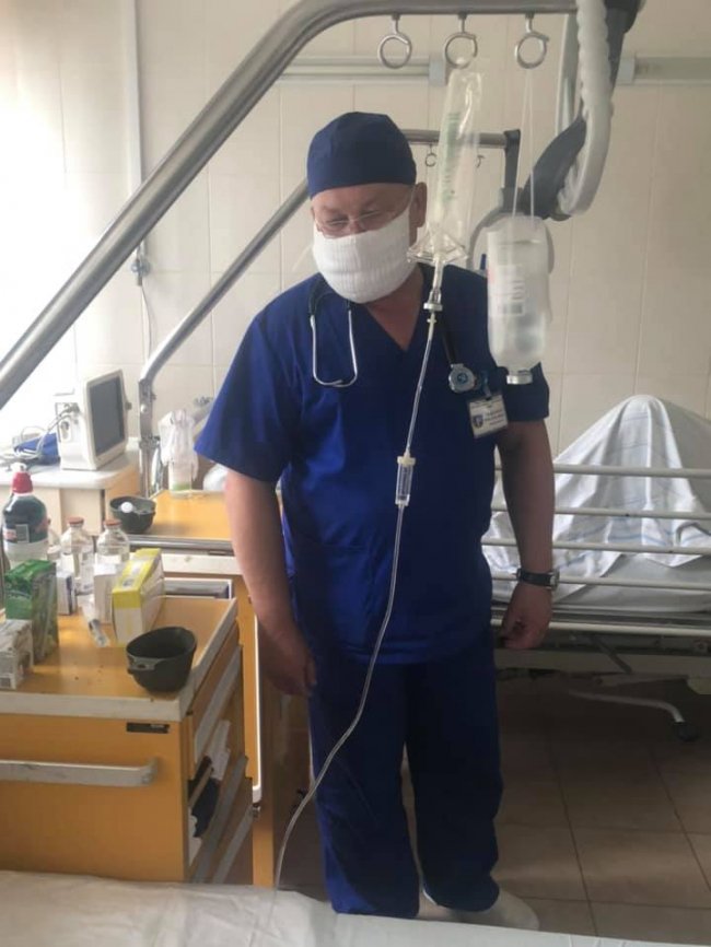 Обривала вишні: у Луцьку госпіталізували жінку, яка впала з дерева, вона – у тяжкому стані