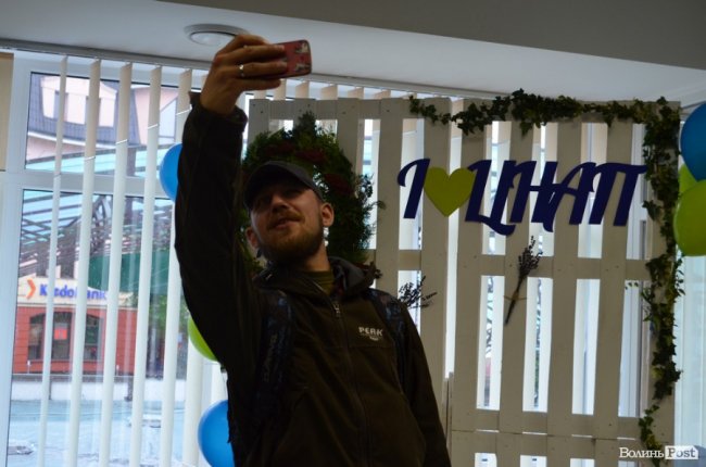 З подяками та тортом: луцький ЦНАП відсвяткував «День народження»