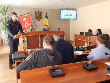 У міськраді на Волині хочуть обмежити доступ до сесійної зали