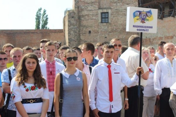 Першокурсників «політеха» привітали у стінах замку Любарта. ФОТО