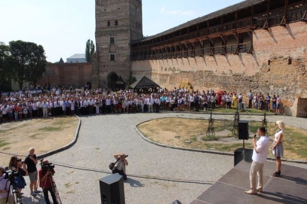 Першокурсників «політеха» привітали у стінах замку Любарта. ФОТО