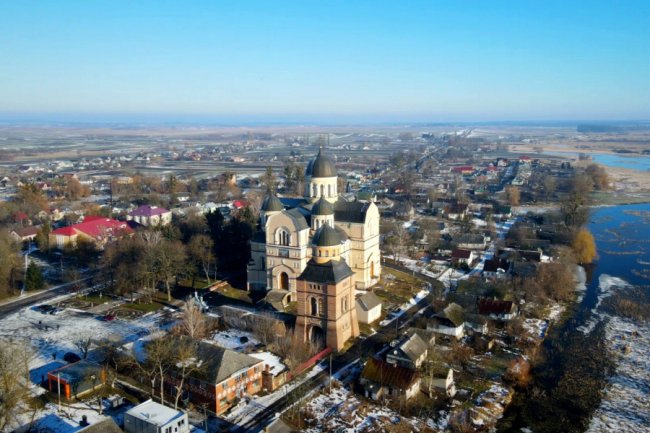На Волині прокуратура змусила місцеву владу згадати про історію