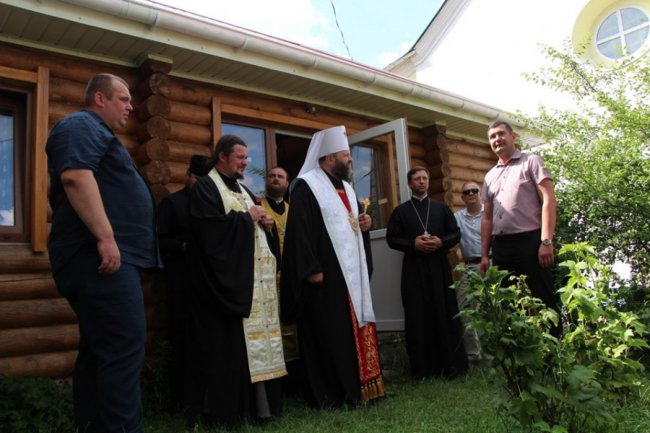 Владика Михаїл освятив монастир у Луцьку