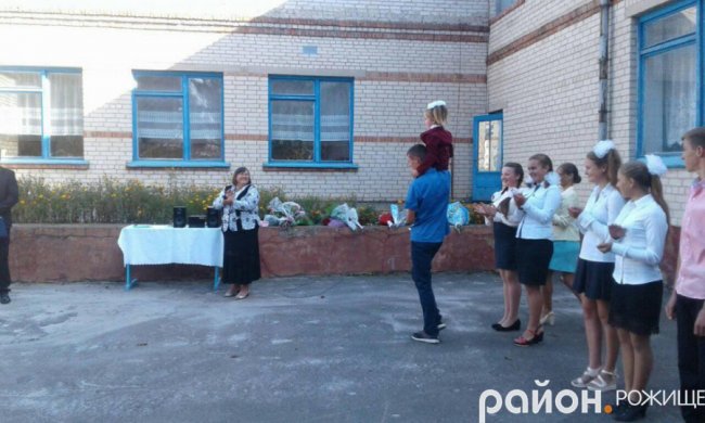  Перший дзвінок у селі Навіз 