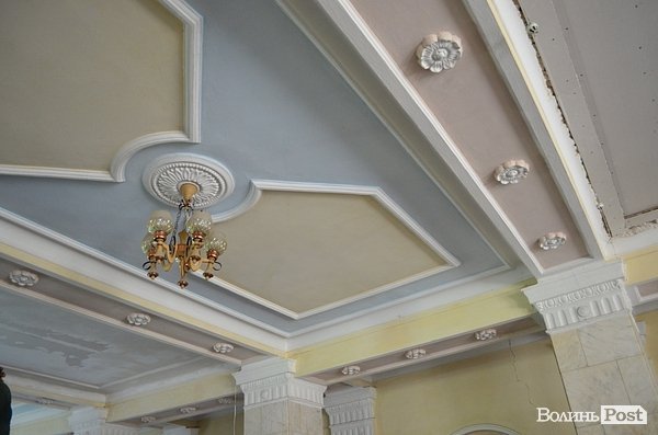 Будинок культури у Вересневому хочуть відкрити у серпні. ФОТО