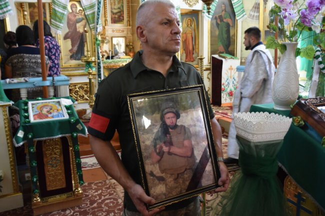 У Луцькій громаді попрощалися із загиблим на війні Героєм Миколою Гайдаєм. ФОТО