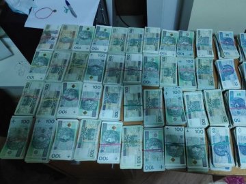 На «Ягодині» чоловік позбувся величезної суми грошей