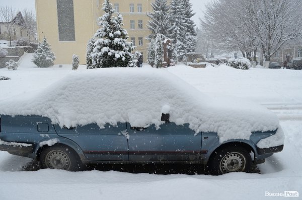 Снігопад у Луцьку. ФОТО