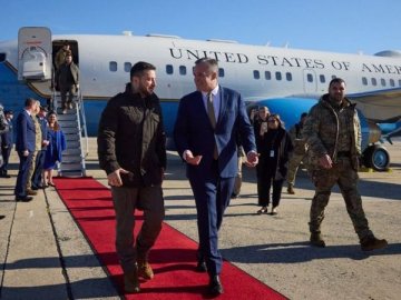 Зеленський прилетів до США. Перші фото