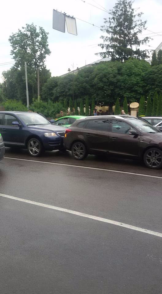 У центрі Луцька - подвійна аварія