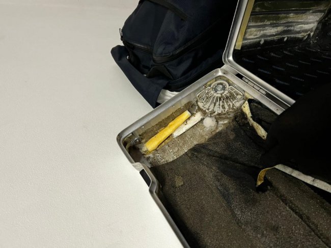 У «Ягодині» службовий собака винюхав наркотики у валізах іноземця. ФОТО