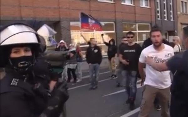У Німеччині нацисти з прапором ДНР намагались спровокувати бійку з поліцією 