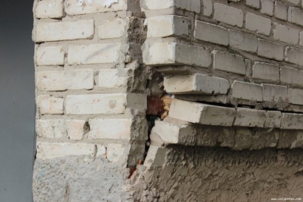 У Луцьку в районі ДПЗ може обвалитися будинок