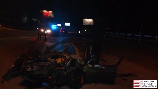 В Луцьку не розминулися фура та легковий автомобіль. ФОТО