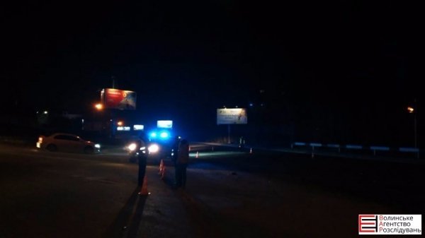 В Луцьку не розминулися фура та легковий автомобіль. ФОТО