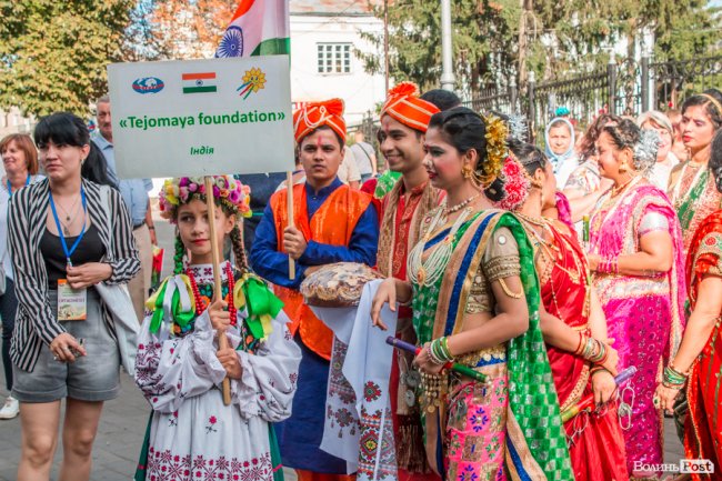 Від Мексики до Індії: грандіозний міжнародний фестиваль стартував у Луцьку. ФОТО