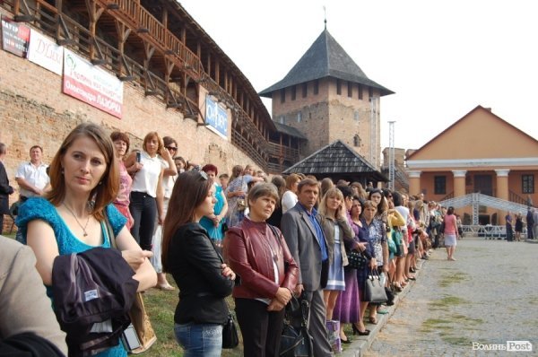 У замку Любарта вітали «ліпших з ліпших» студентів. ФОТО