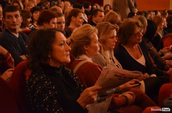 У Луцьку - творчий тандем: Оксана Забужко та «Сестри Тельнюк». ФОТО. ВІДЕО