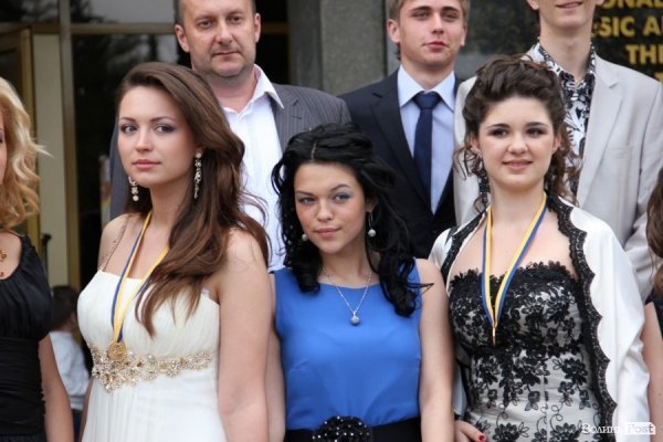 Луцьк відгуляв шкільні випускні. ФОТО