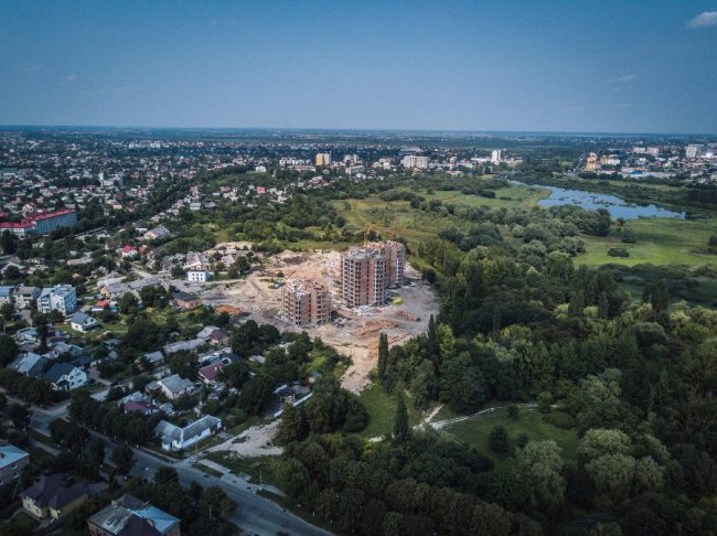 Луцький ЖК «Супернова»: вражаючі фото будівельного майданчика*