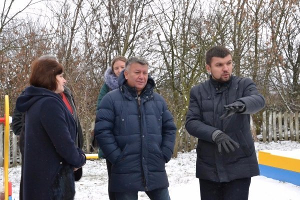 Гузь відкривав майданчики в окрузі попри снігопади*