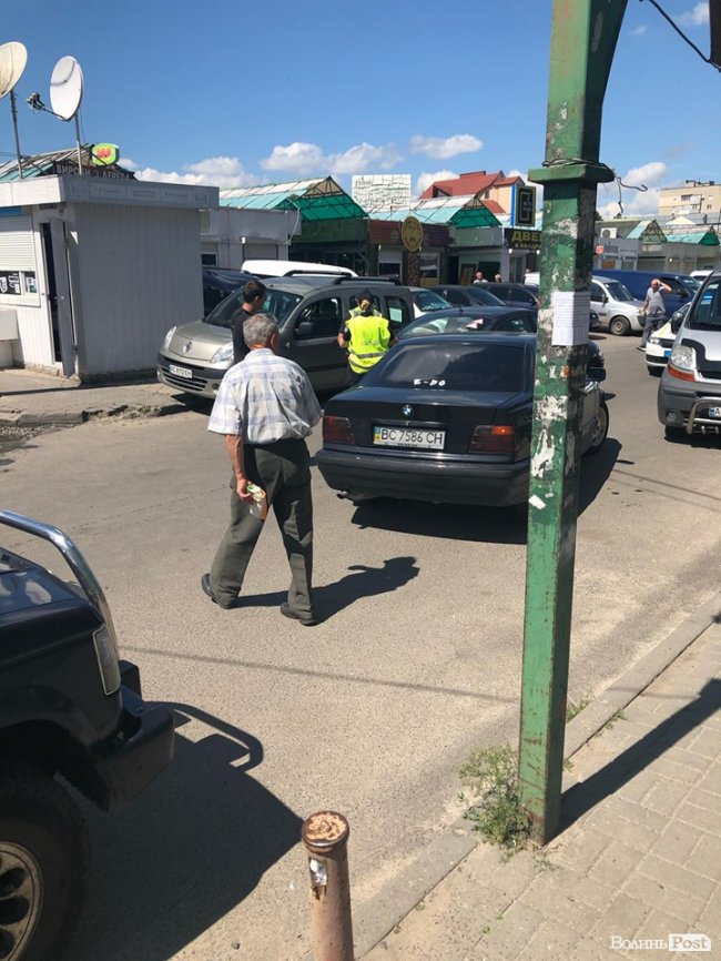 У Луцьку поблизу Варшавського ринку – аварія. ФОТО