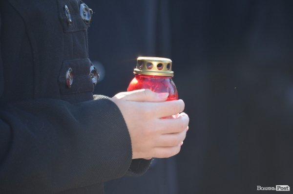 У Луцьку відкрили оновлений фотостенд пам'яті загиблих волинян. ФОТО