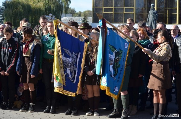 У Луцьку відкрили оновлений фотостенд пам'яті загиблих волинян. ФОТО