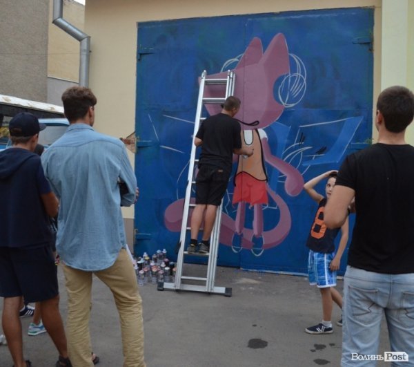 У центрі Луцька влаштували хіп-хоп вечірку. ФОТО  