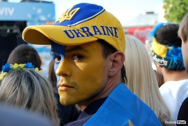 Як у Львові вболівали за Україну в матчі з Францією. ФОТО