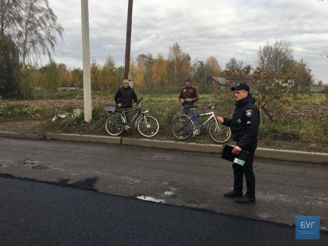 Новий асфальт знімається руками: волиняни бунтують проти браку