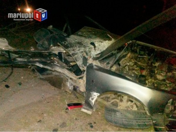 Авто розірвало на частини: аварія із військовими в Маріуполі