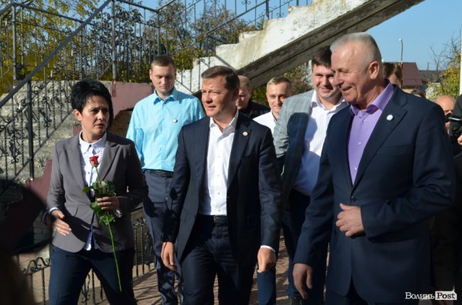 «Ми витрусимо з держави гроші для пенсіонерів та ветеранів», – Олег Ляшко у Луцьку*